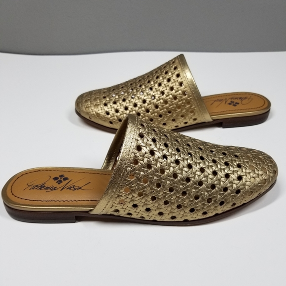 Patricia Nash | NWOT Flavia Perforated Slides - Picture 2 of 10